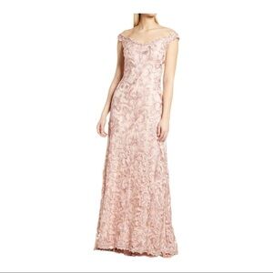 Tadashi SHOJI Off the Shoulder Cap Sleeve Embroidered Lace Gown